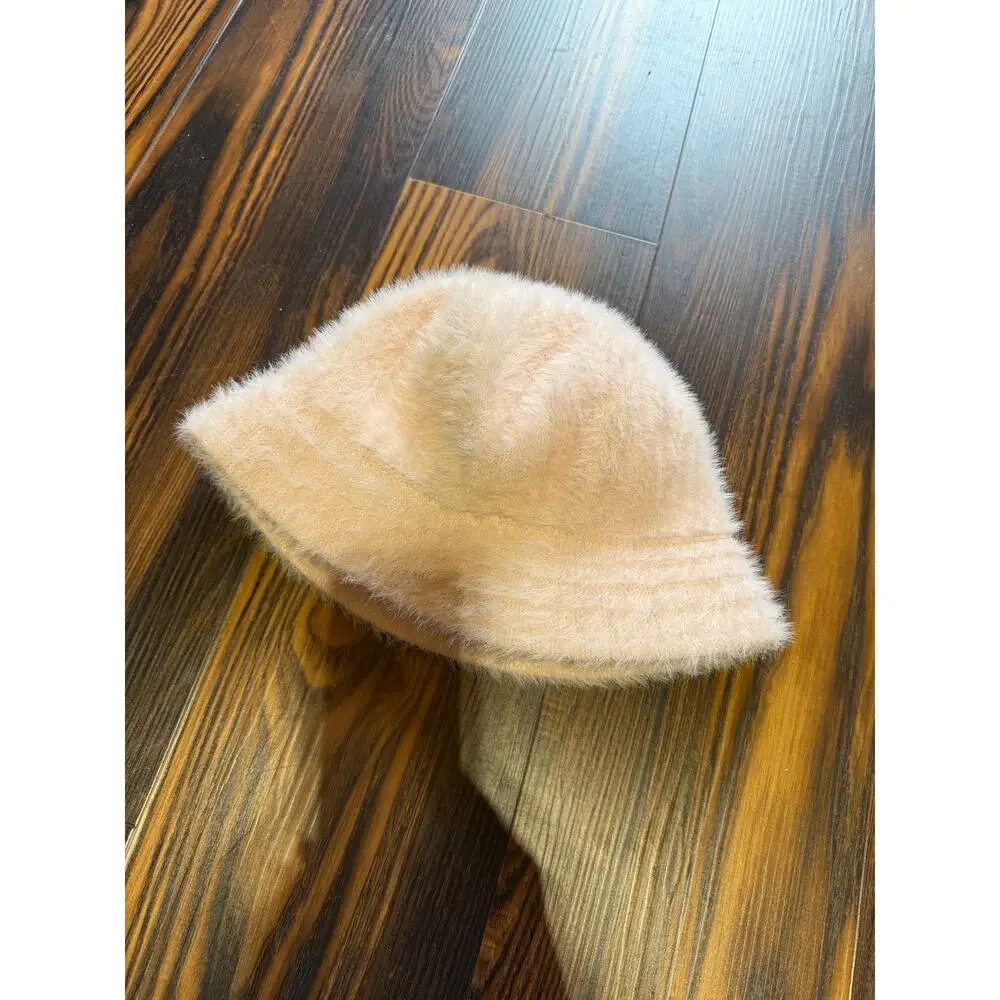 Urban Outfitters euc bucket
